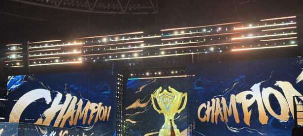 夺冠首场状态出色，巴塞罗那观众沸腾！，Karsa重返赛场赢得满堂喝彩(巴塞罗那六冠王阵容)